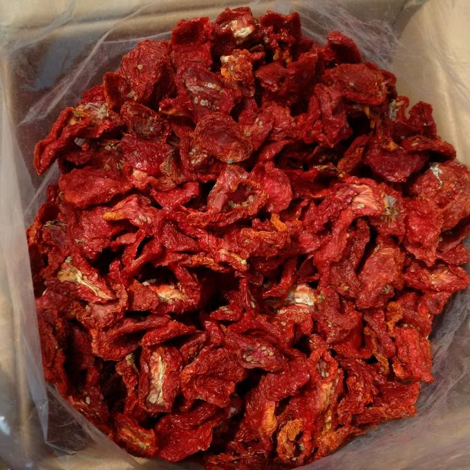 Bright Red Sun Dried Tomato Flakes , Food Dehydrator Tomatoes