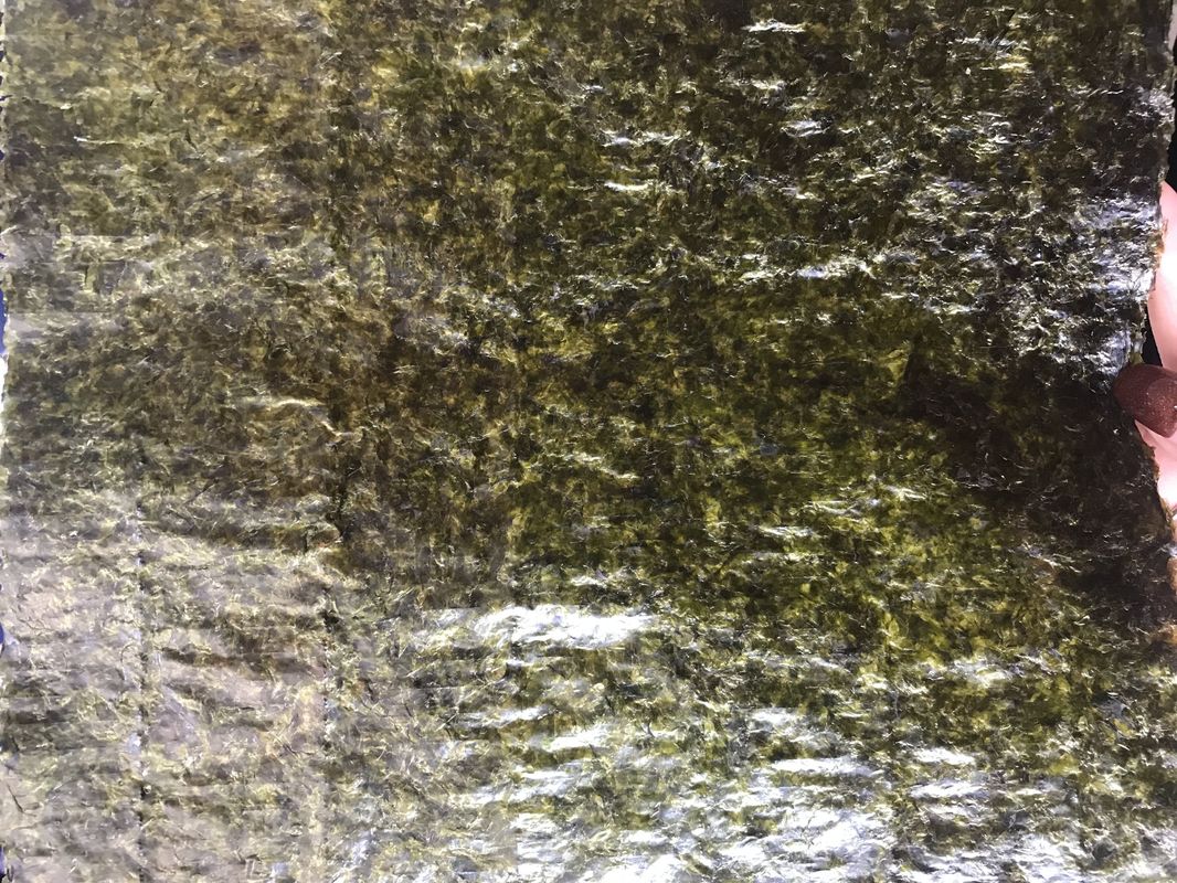 Yaki Sushi Nori Seaweed Sheets Roasted Seasoned Seaweed Chips Dark Green Color