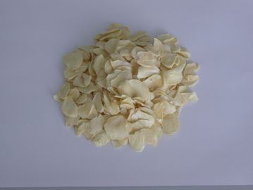 Light Yellow Dried Sliced Garlic / Sweasoning Dried Garlic Flakes