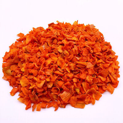 Dehydrated Carrot Chips 10*10*3mm with Max 7% Moisture and HACCP HALAL ISO Certification